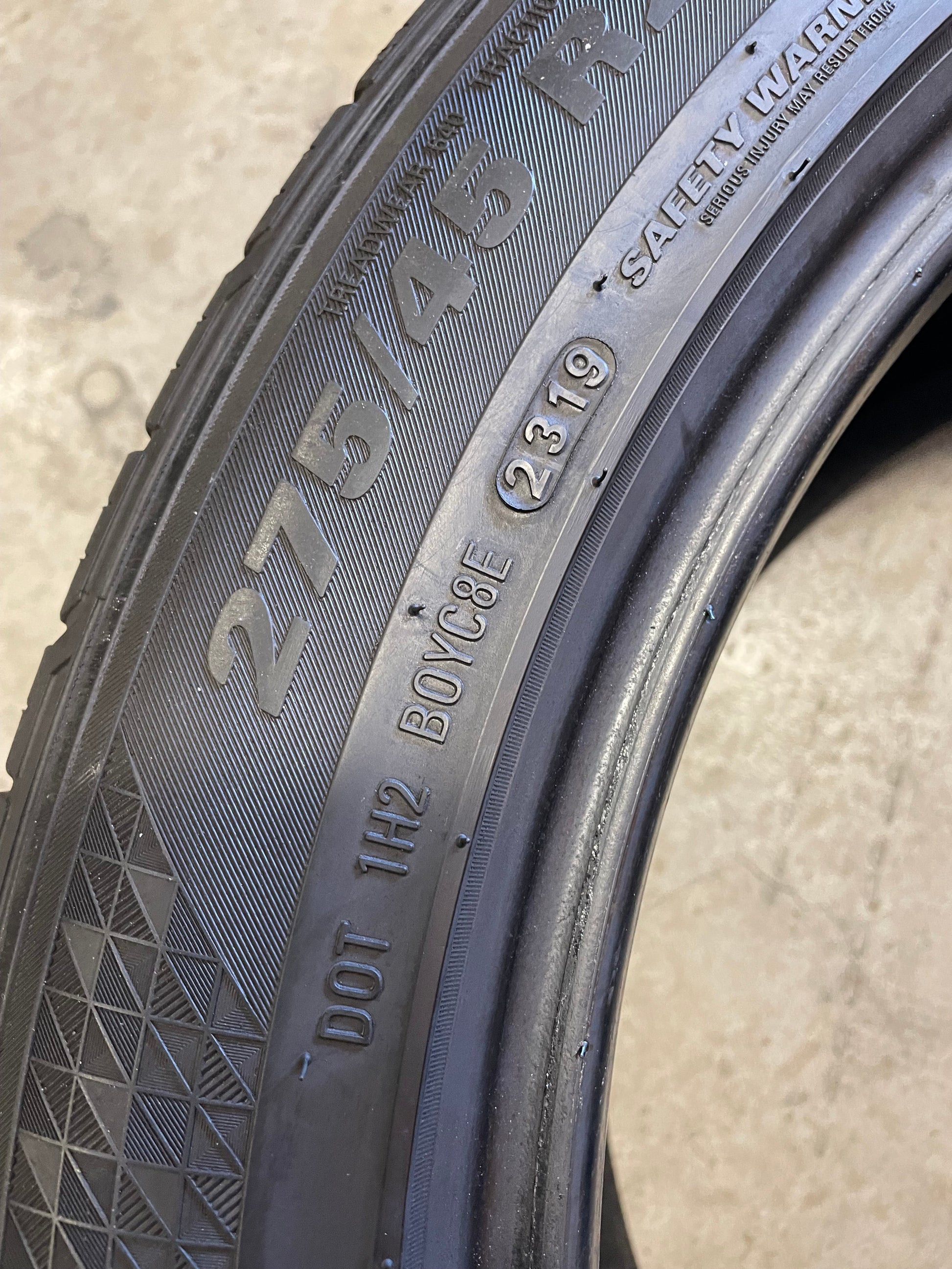 SINGLE 275/45R20 Kumho CRUGEN HP71 110 V XL - Premium Used Tires