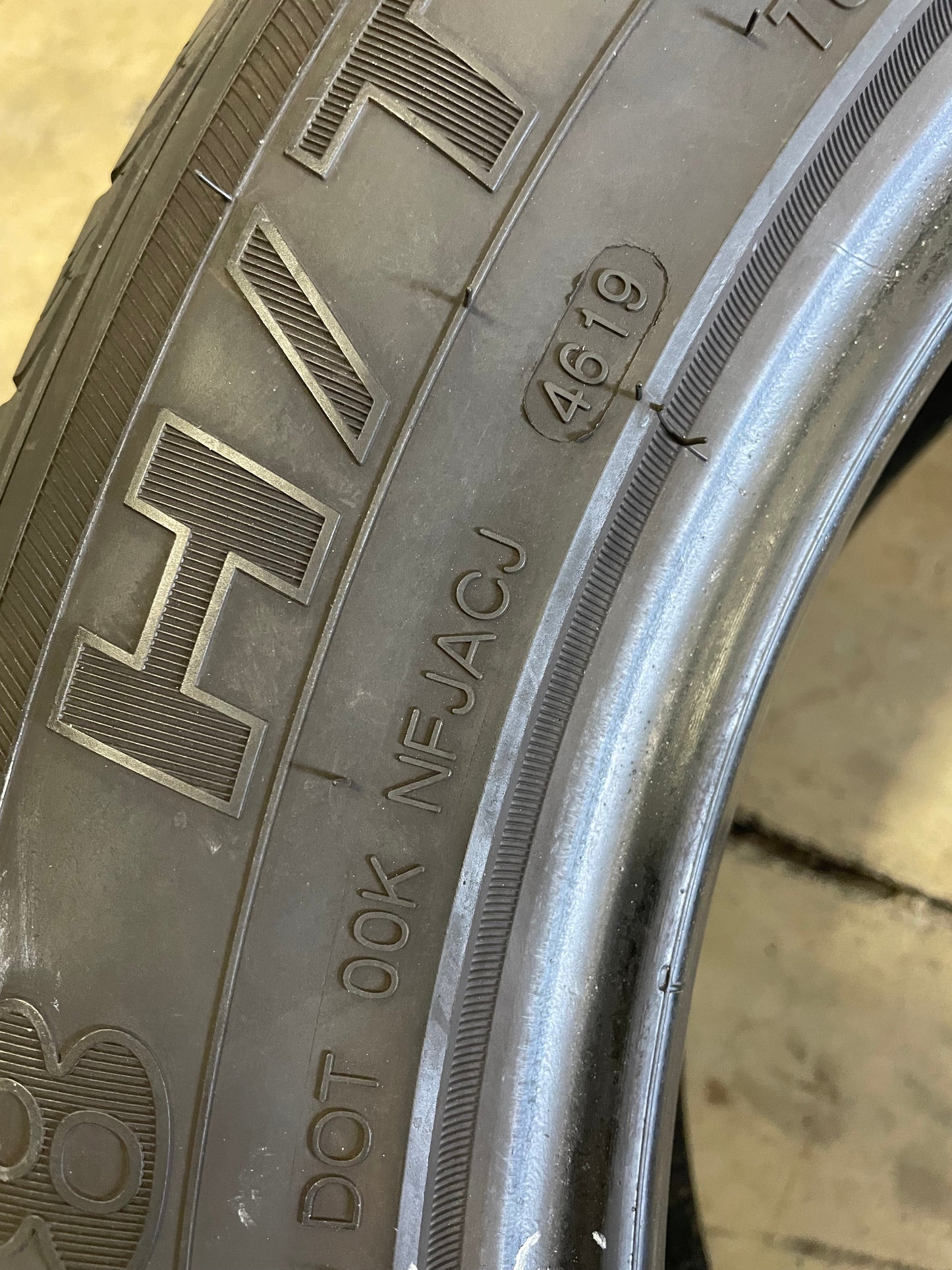 SINGLE 245/55R19 Westlake SU318 H/T 103 V SL - Premium Used Tires