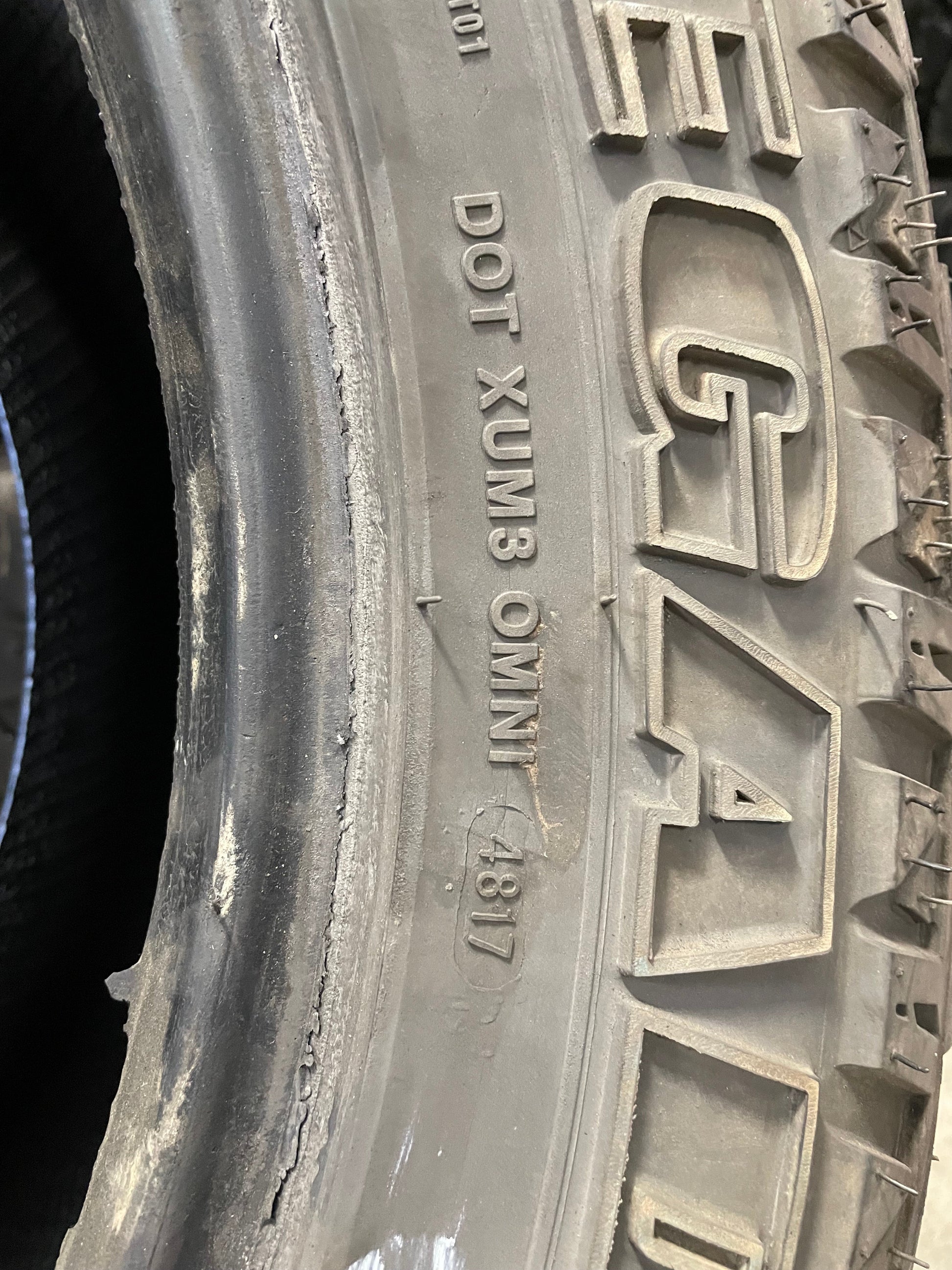 SINGLE 33x12.50R20 Radar Renegade R7 M/T 114Q E - Used Tires