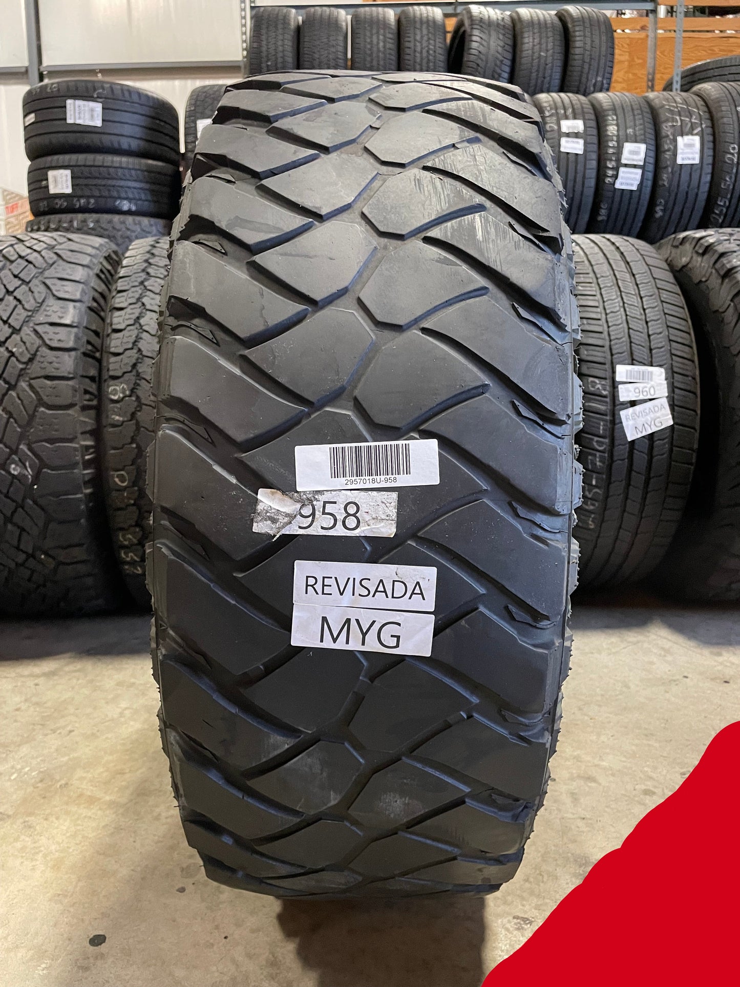 SET OF 2 295/70R18 Maxxis Razr MT 129/126 Q E - Used Tires