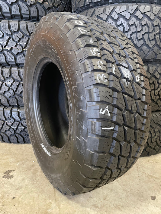 SINGLE 305/70R17 Nitto Terra Grappler All Terrain 125/122R E - Used Tires