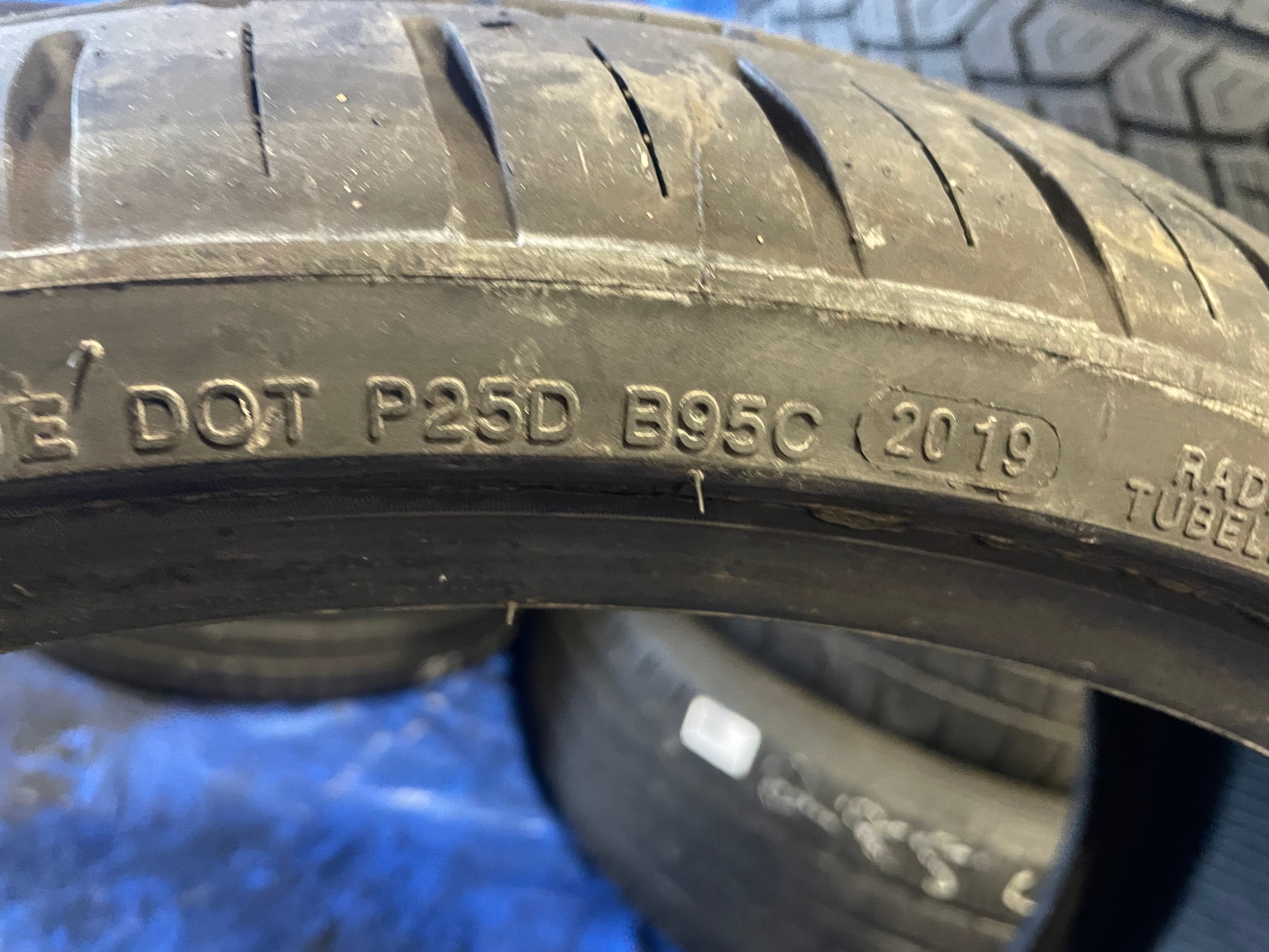 SINGLE 255/30R22 Lexani LX-Twenty 95 W XL - Used Tires