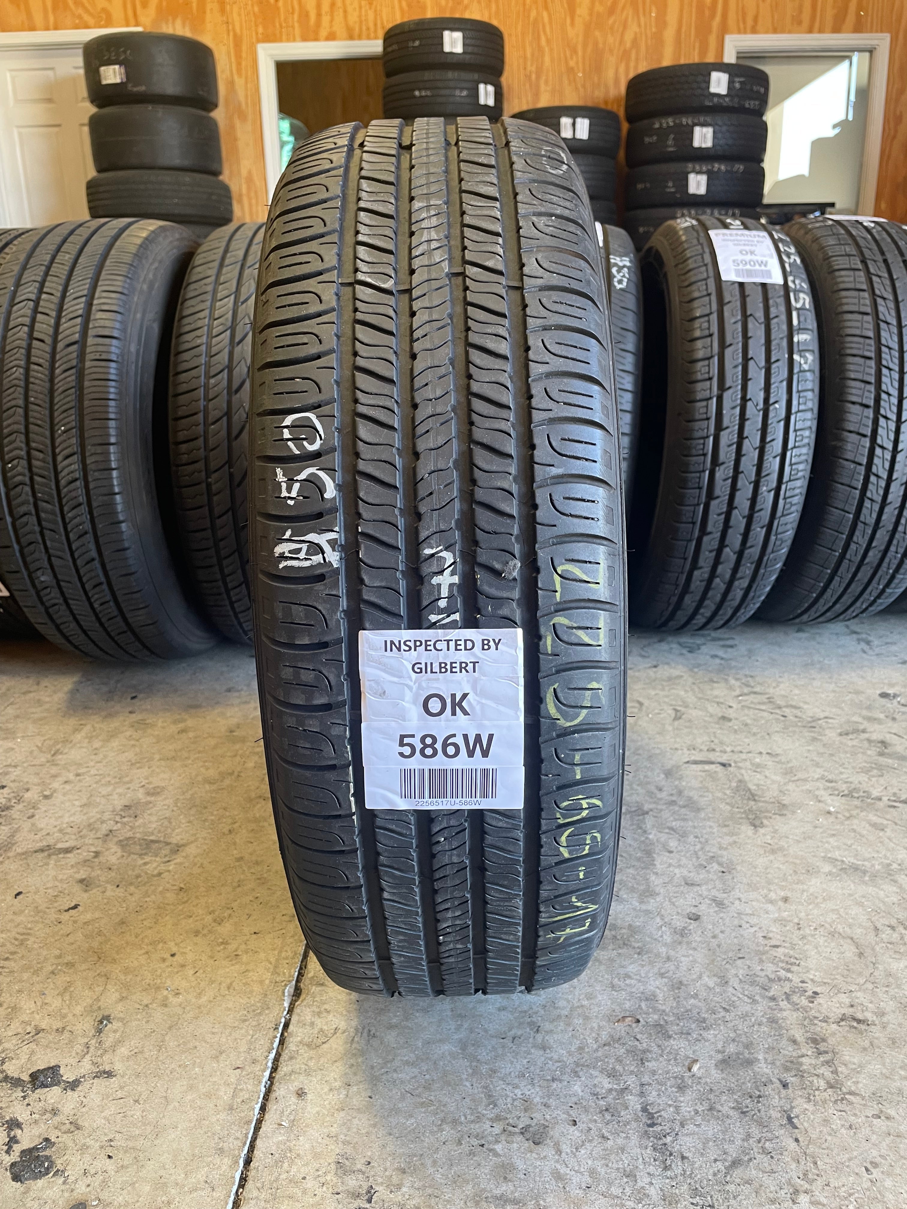 SINGLE 225/65R17 Goodyear Assurance All Season 102 T SL - Used Tires