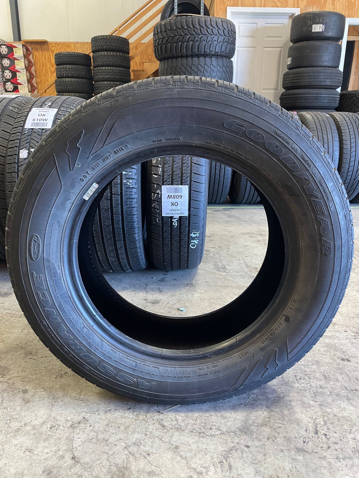 SINGLE 225/65R17 Goodyear Assurance 102 T SL - Used Tires