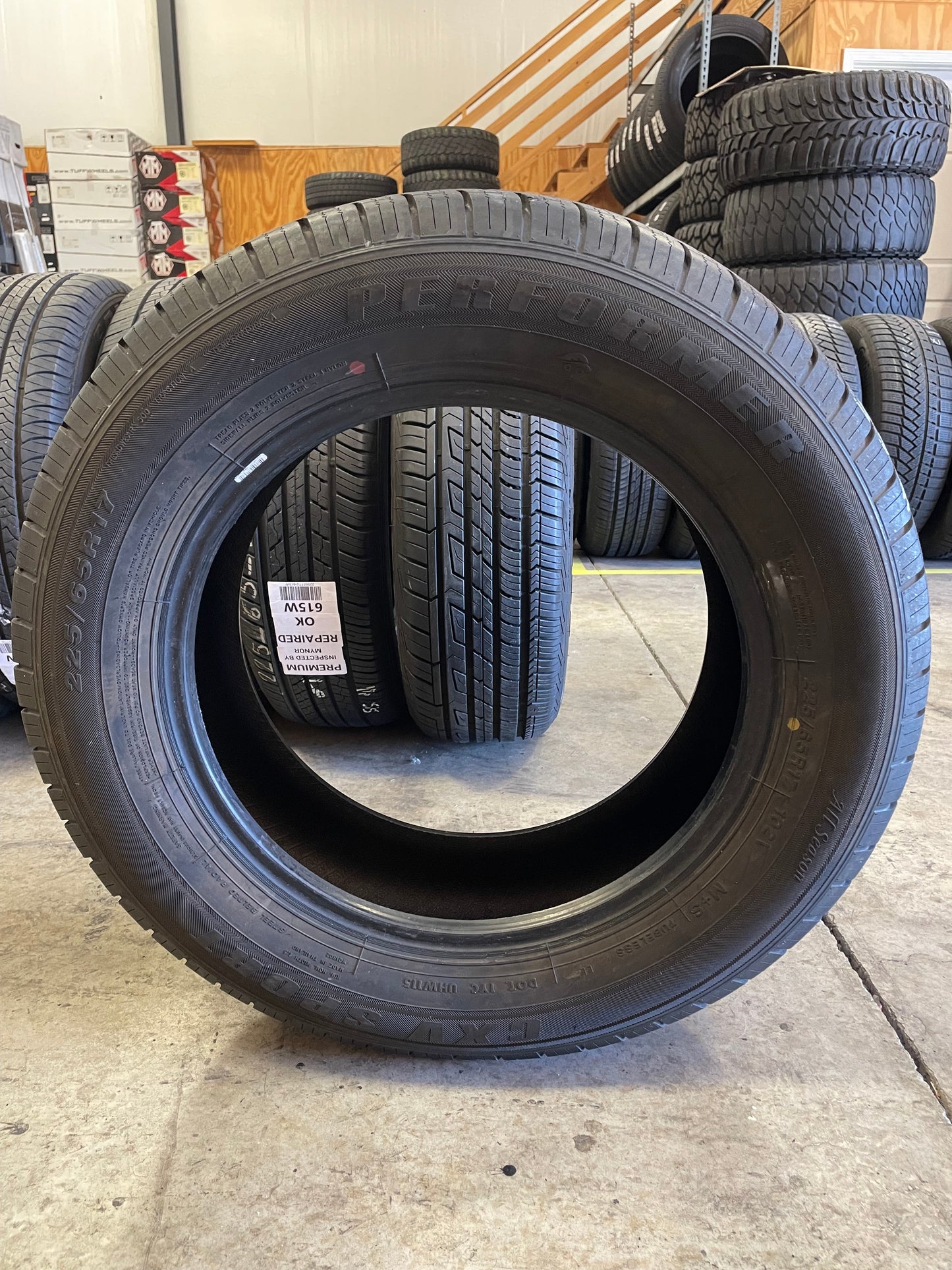 SINGLE 225/65R17 Performer CXV Sport 102 V SL - Premium Used Tires