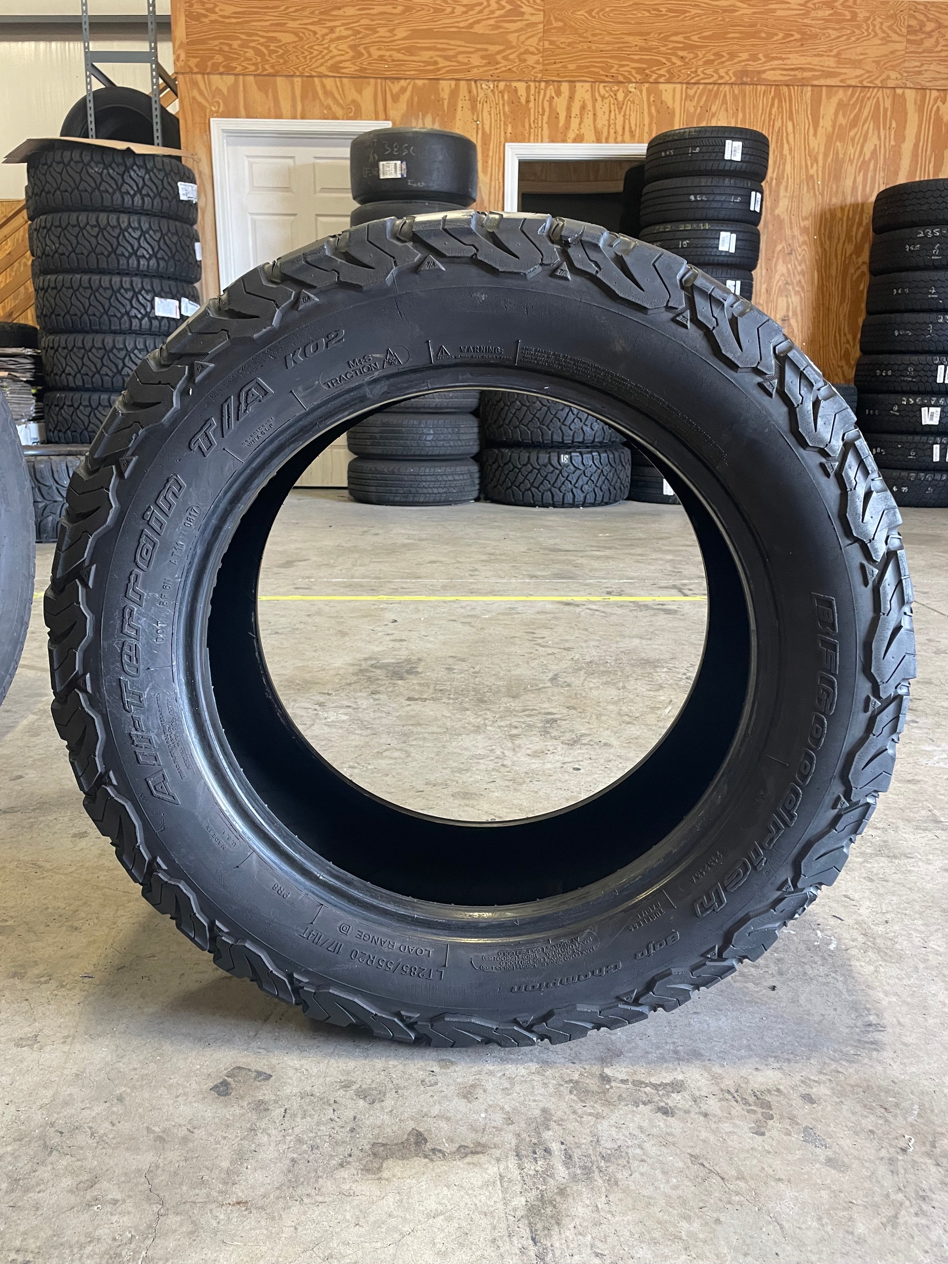 SINGLE 285/55R20 Bfgoodrich All-Terrain T/A KO2 117/114 T D - Used Tir –  High Tread Used Tires